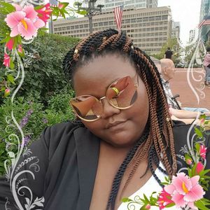 Meet your Posher, Whitney